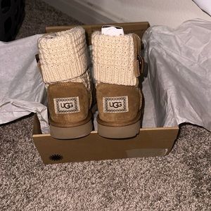 UGG CLASSIC SOLENE MINI SIZE 7 Che women’s